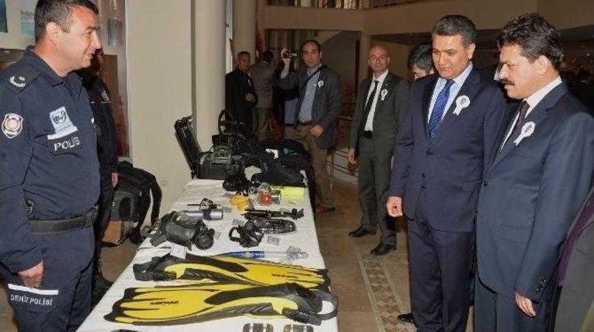 Emniyet Teşkilatı&rsquo;ndan Te&ccedil;hizat Sergisi