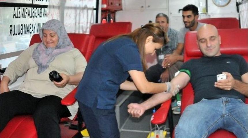 Yalova&rsquo;da 3 Ayda 2 Bin 663 &Uuml;nite Kan Toplandı