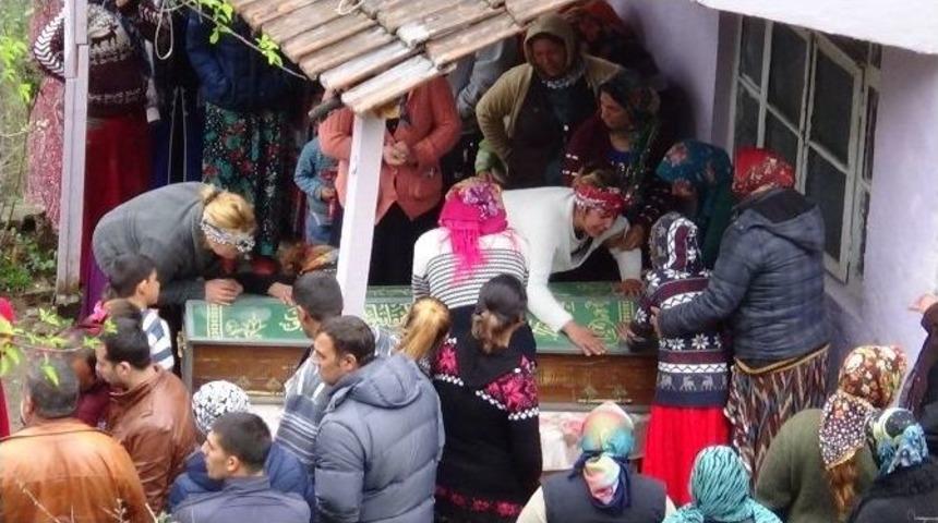 B&uuml;fecinin Vurduğu Şahıs Defnedildi
