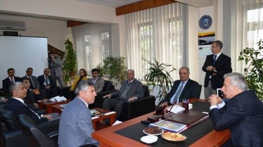Vali Kam&ccedil;ı, Malatya Gıda, Tarım Ve Hayvancılık İl M&uuml;d&uuml;rl&uuml;ğ&uuml;&rsquo;n&uuml; Ziyaret Etti