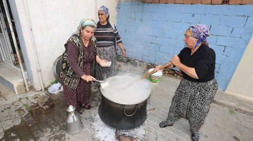 Efeler&rsquo;de Romanlar &Ccedil;oştu, Coşturdu