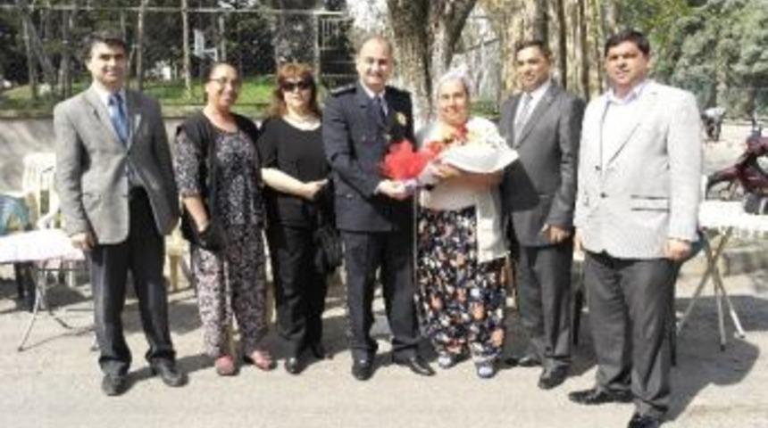 D&uuml;nya Romanlar G&uuml;n&uuml;