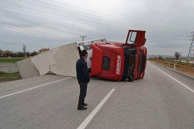Konya’da Trafik Kazası: 2 Yaralı 1