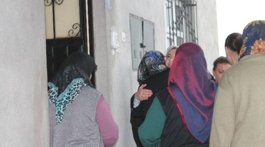 Sare Davutoğlu&rsquo;ndan Kazada &Ouml;len &Ouml;ğrencilerin Ailelerine Taziye Ziyareti