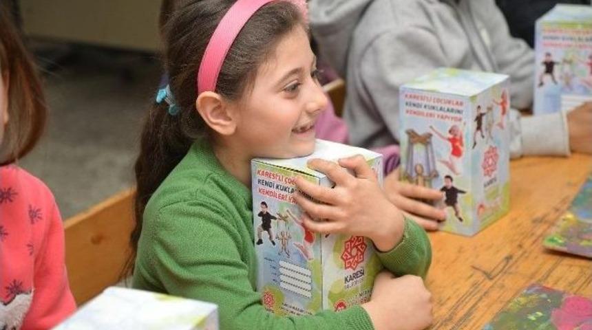 &Ccedil;ocuklar Kendi Kuklalarını Yaptı