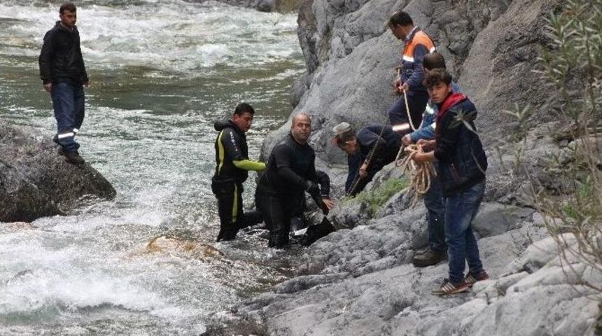 13 Yaşındaki &Ccedil;oban &Ouml;l&uuml; Bulundu