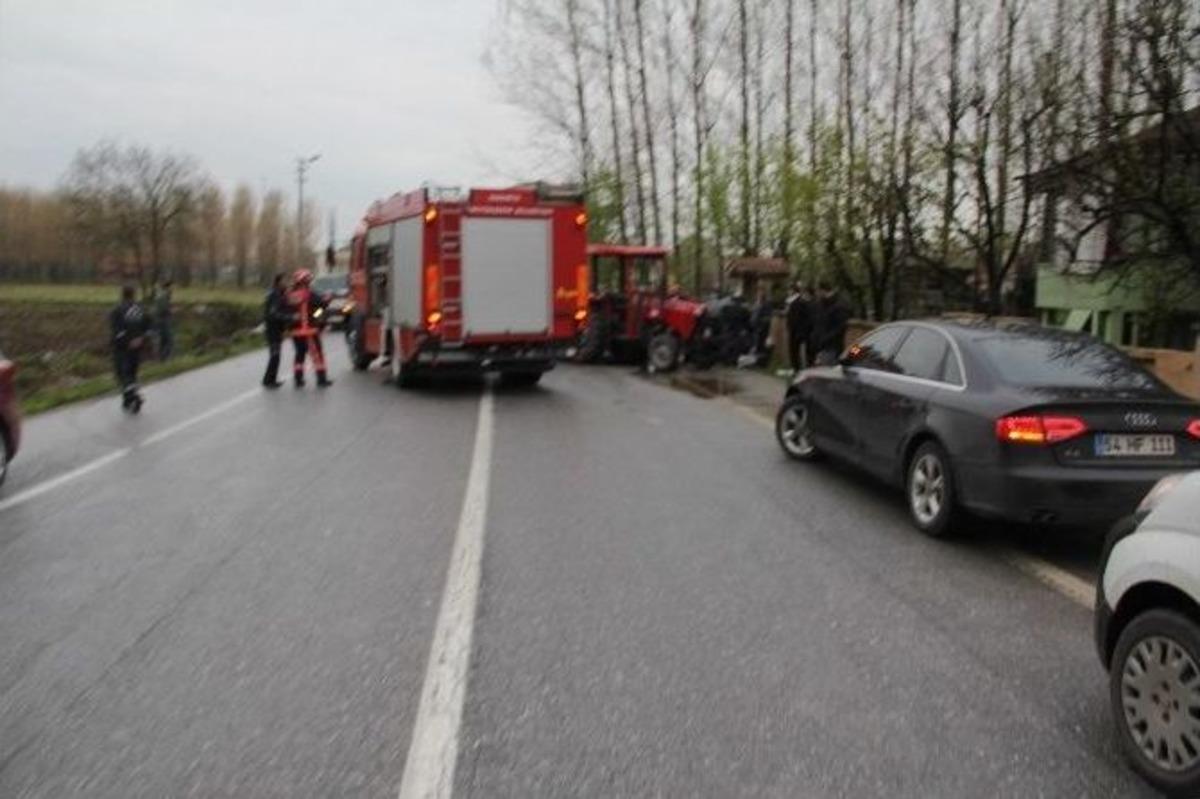 Sakarya&rsquo;da Trafik Kazası: 2 Yaralı