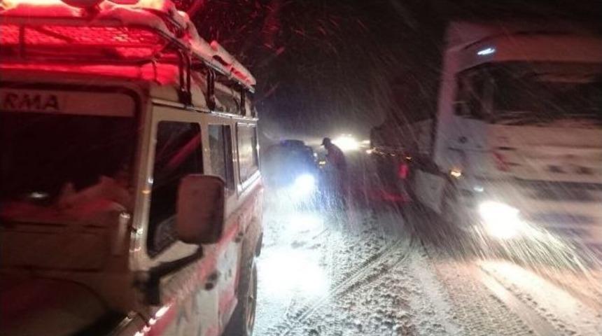 Afyonkarahisar&rsquo;da Ulaşıma Kar Engeli