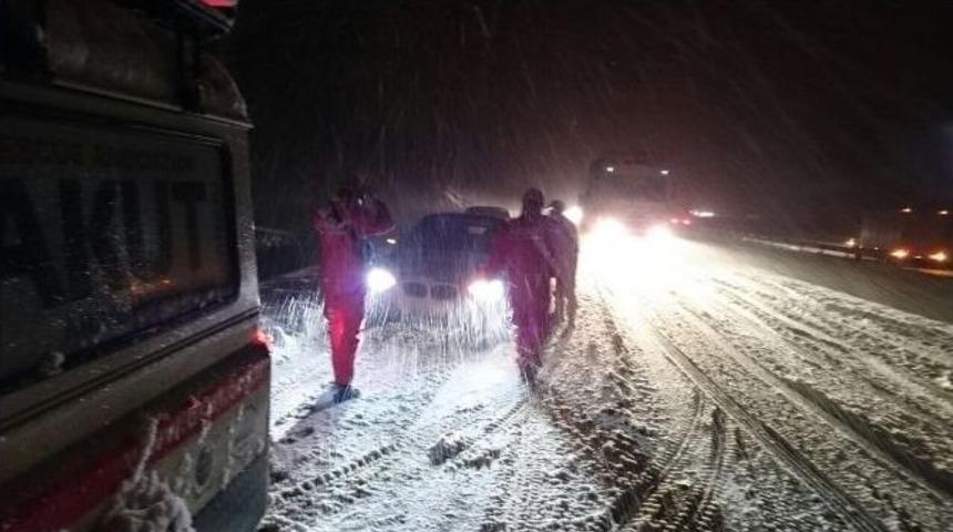 Afyonkarahisar&rsquo;da Nisan Ayında Kar Esareti