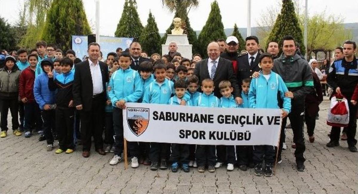 Emniyetten 250 &Ouml;ğrenciye &lsquo;hayata Bağlı Ol&rsquo; Desteği