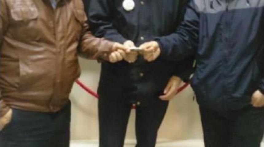 Atm'de Bulduğu 500 Lirayı Sahibine Teslim Etti