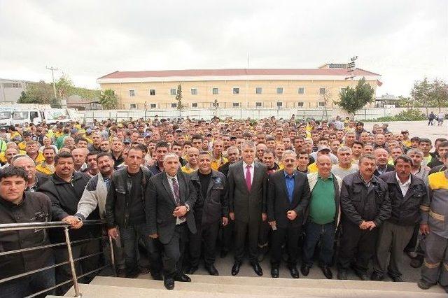 Başkan Karalar’dan Temizlik İşçilerine Konut Sözü