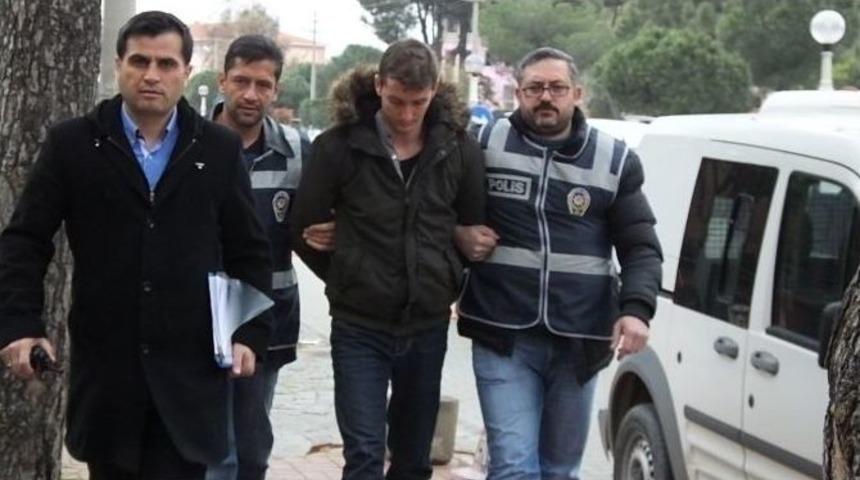 Soygun İ&ccedil;in Liseli Kızın Boğazını Kestiği İddia Edilen Zanlı Adliyeye Sevk Edildi