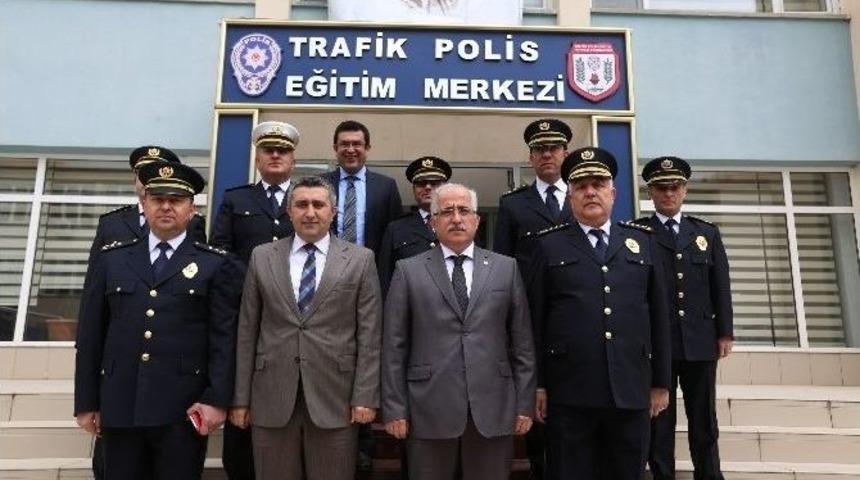 Vali Tuna&rsquo;dan Trafik Polis Eğitim Merkezi&rsquo;ne Ziyaret