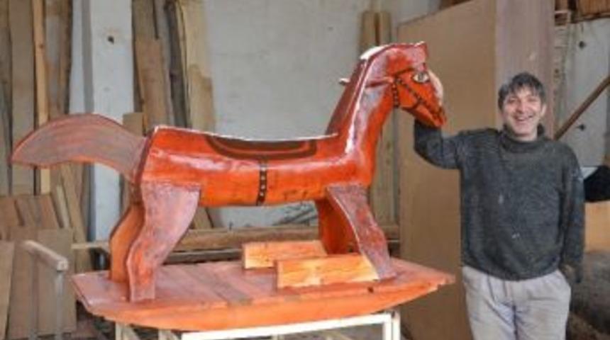 Marangoz Babadan Oğluna Ağa&ccedil;tan At