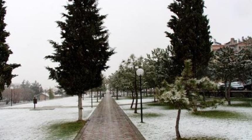 Burdur Da Beyaza B&uuml;r&uuml;nd&uuml;