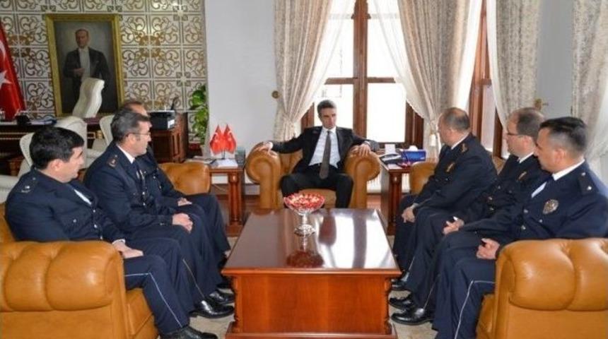Bolu Emniyet M&uuml;d&uuml;r&uuml; Ve Emniyet Mensupları Vali Baruş&rsquo;u Ziyaret Etti