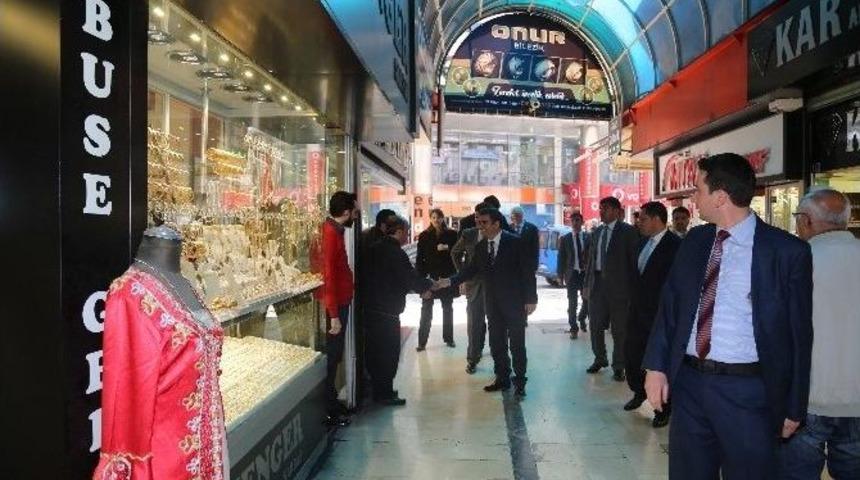 Vali D&uuml;zg&uuml;n&rsquo;den Esnaf Ziyareti