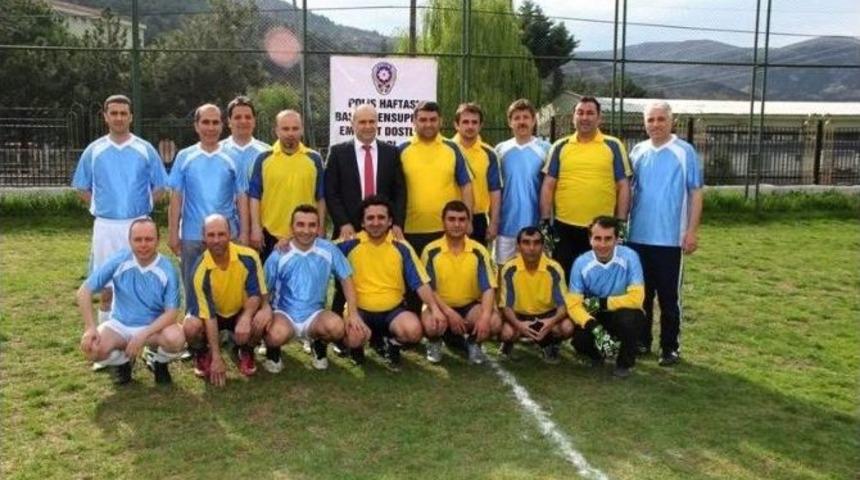 Amasya&rsquo;da Polislerle Gazeteciler Futbol Ma&ccedil;ı Yaptı