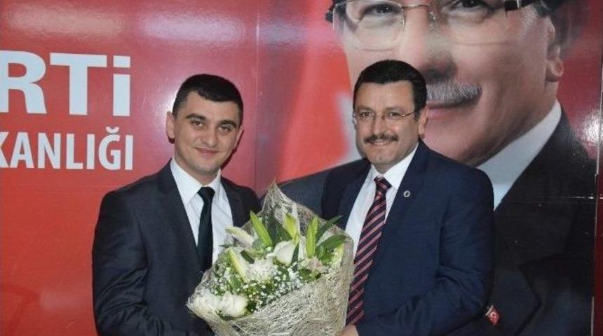 Başkan Gen&ccedil; Gen&ccedil;lerin Siyasete Katılımını &Ouml;nemsiyor