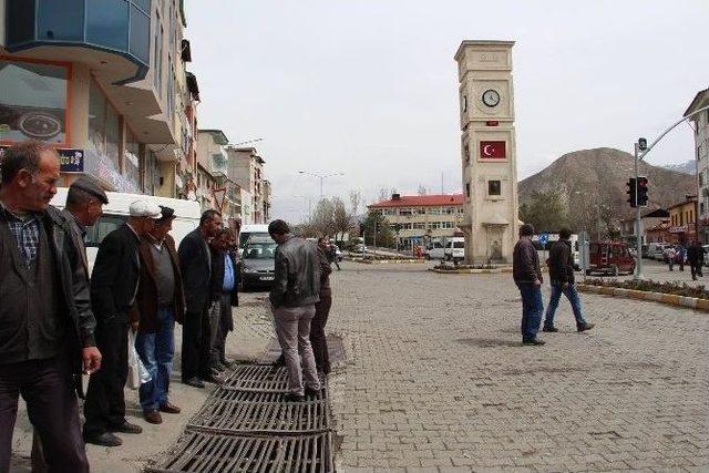 Mazagala Ayağı Sıkışan Çocuğun Yardımına İtfaiye Ekibi Yetişti