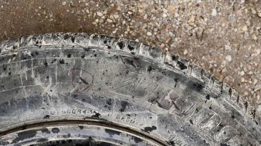 Otomobil Lastiklerini Kesip, Ka&ccedil;tılar