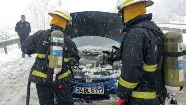 Bolu'da Otomobilin Motoru Yandı