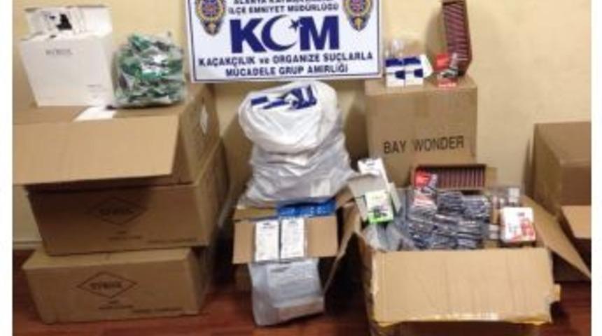 Alanya&rsquo;da G&uuml;mr&uuml;k Ka&ccedil;ağı Cep Telefonu Ve Aksesuarı Ele Ge&ccedil;irildi