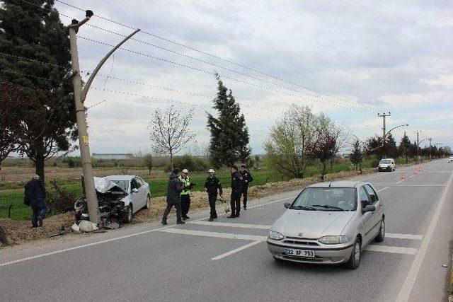 Otomobil Direğe Çarparak Durabildi