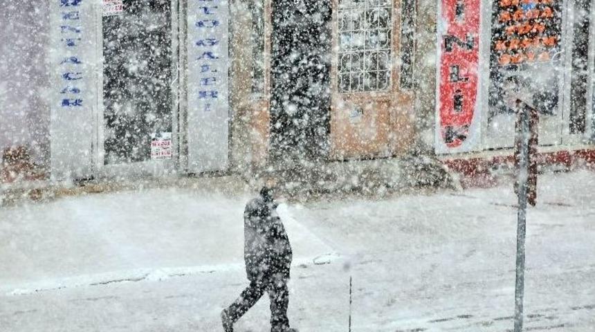 Akşehir&rsquo;de Kar Yağışı