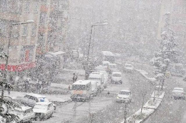 Akşehir’de Kar Yağışı