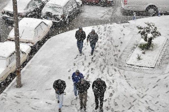 Akşehir’de Kar Yağışı