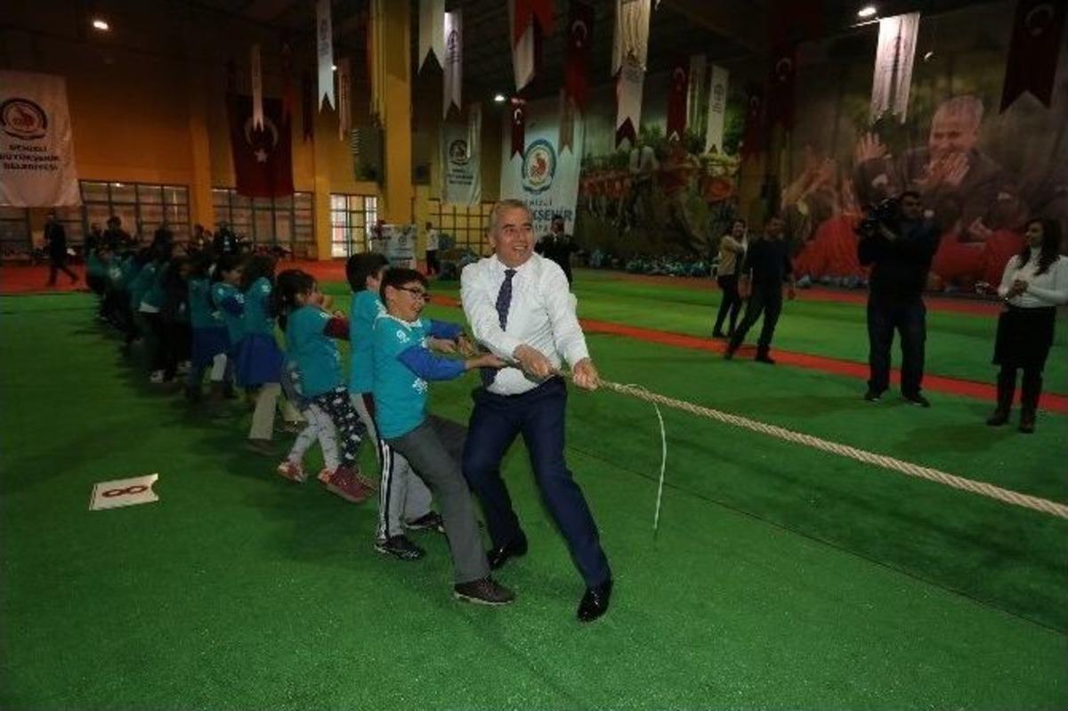 Başkan Zolan &Ccedil;ocuklar Gibi Eğlendi