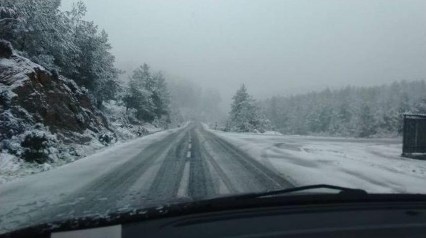 Madran Dağı Nisan Ayında Gelinlik Giydi