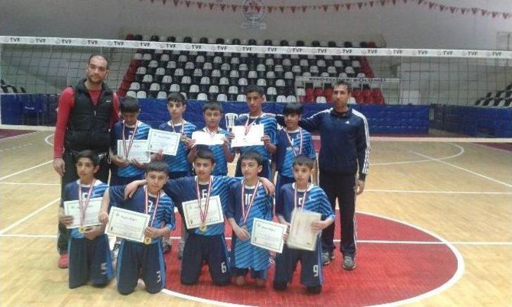 Tatvanlı Öğrenciler Voleybolda Türkiye Finaline Kaldı