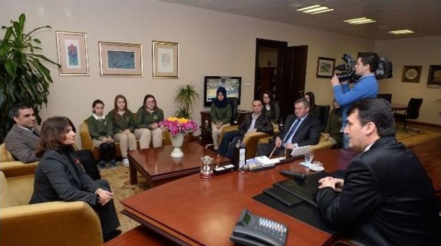 &Ouml;ğrencilerden &Ccedil;anakkale Gezisi İ&ccedil;in Başkan D&uuml;ndar&rsquo;a Teşekk&uuml;r Ziyareti