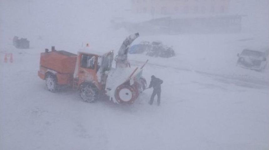Uludağ&rsquo;da Kar Kalınlığı 160 Santimetreye &Ccedil;ıktı