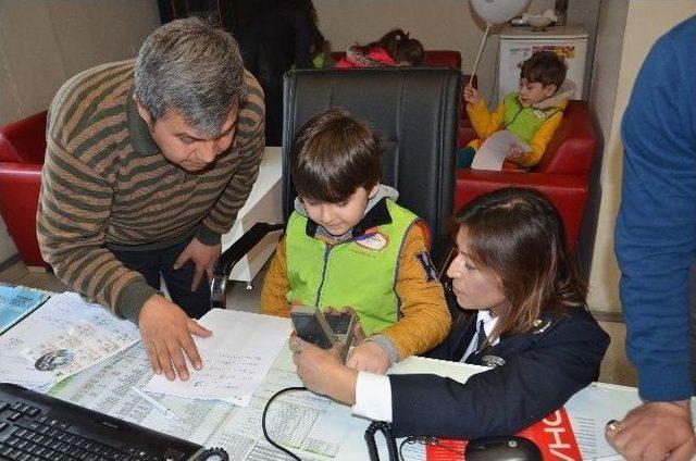 Anaokulu Öğrencileri Polis Oldu, Ekipleri Olaya Gönderdi