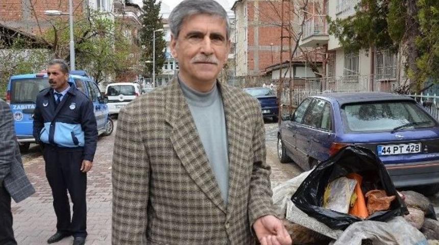 Evin Bah&ccedil;esinden İki Kamyon &Ccedil;&ouml;p &Ccedil;ıktı