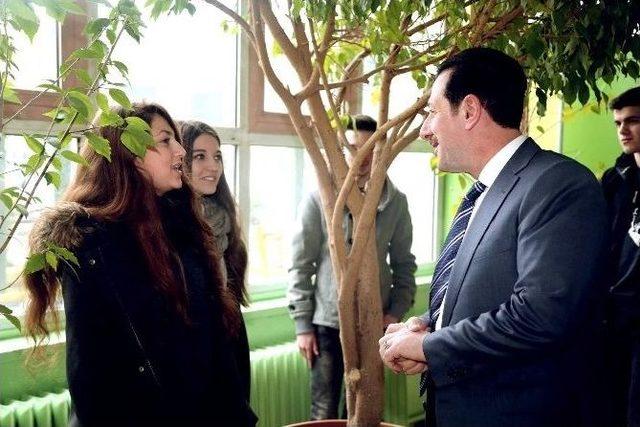 Tok: &ldquo;gen&ccedil;lerimize B&uuml;y&uuml;k &Ouml;nem Veriyoruz&rdquo; 1