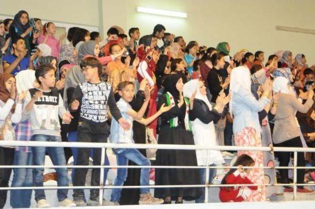 Suriyeliler Bahar Şenliğinde Eğlendi 1