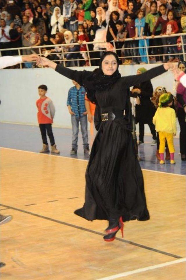 Suriyeliler Bahar Şenliğinde Eğlendi 3