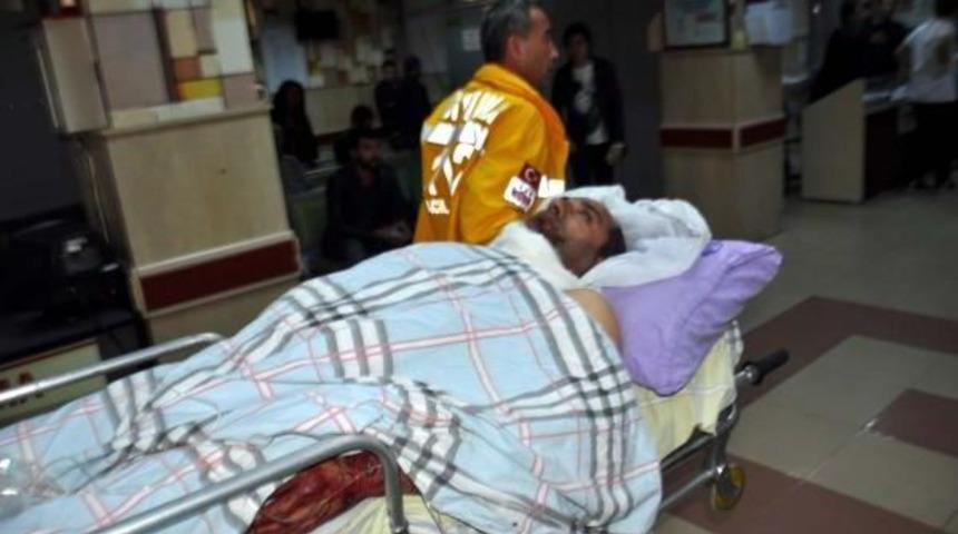 &Ccedil;ay Ocağında Otururken Boğazından Bı&ccedil;aklandı