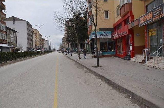 Bozüyük’te Ücretli Park Uygulaması Ana Cadde Üzerinde Başladı