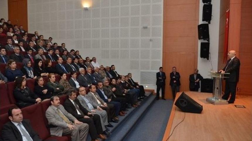 Rekt&ouml;r G&ouml;n&uuml;ll&uuml;, &Ouml;ğrencilere Yılda 250 Bin Tl Destek Sağladığını Belirtti