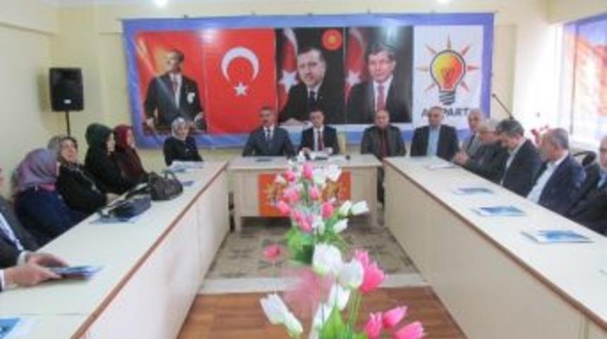 Davutoğlu&rsquo;nun Doktorunun Memleketinde Sevin&ccedil;