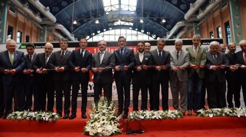 Mısır&rsquo;Da &Uuml;retilen Dev Koltuk, Bursa&rsquo;Da Sergileniyor