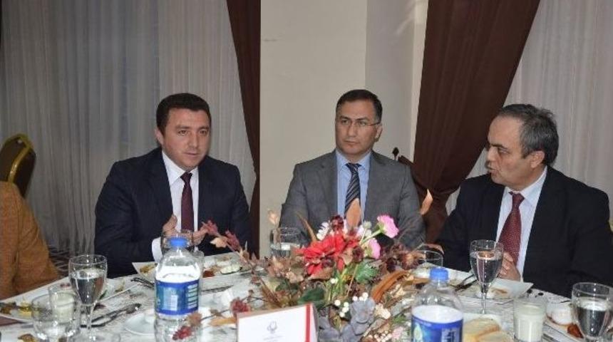 Başkan Bakıcı Eğitim Camiasıyla Bir Araya Geldi