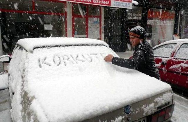 Antalya ya Yağmurla Dolu Da Etkili Oldu (2) 1