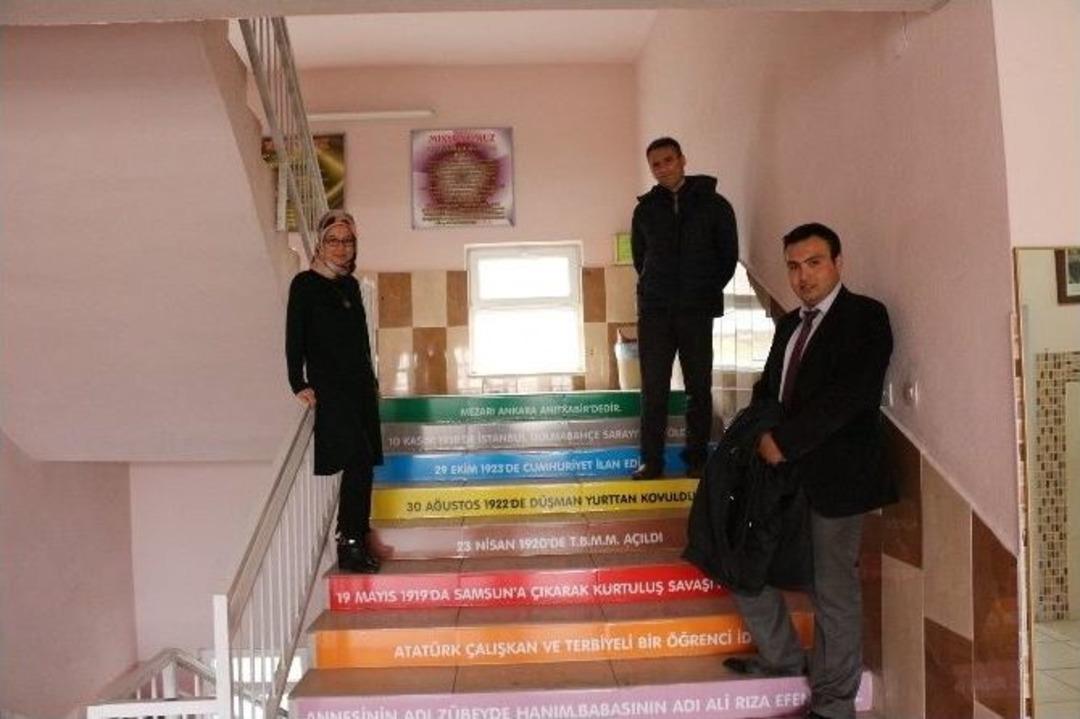 Okuldu &rsquo;konuşan Merdivenler&rsquo; Projesi